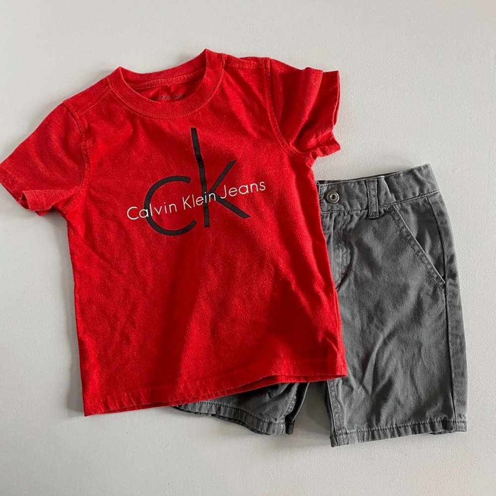 Calvin Klein Top & Shorts
